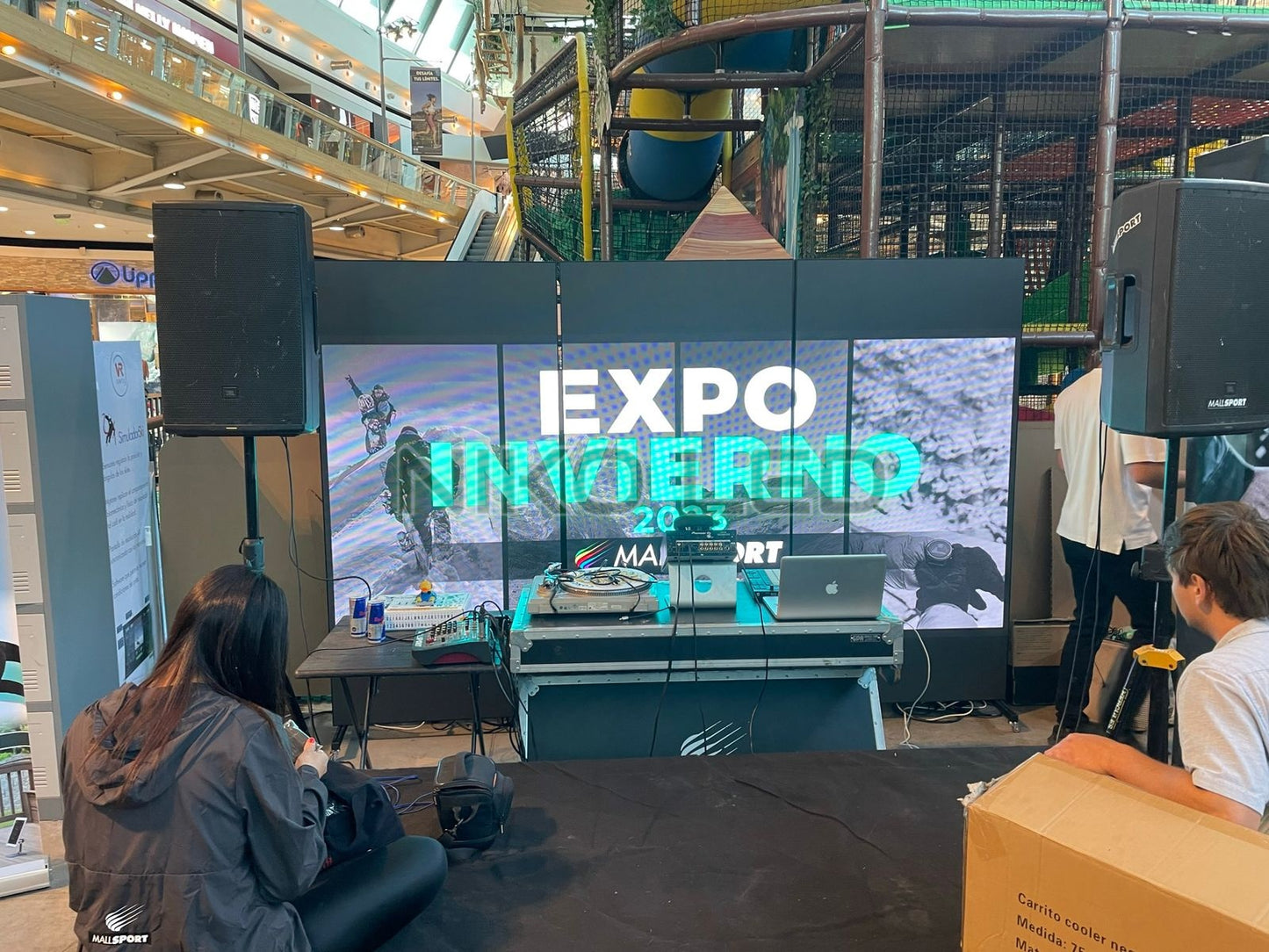 All-in-one Indoor LED Poster PLUS Display