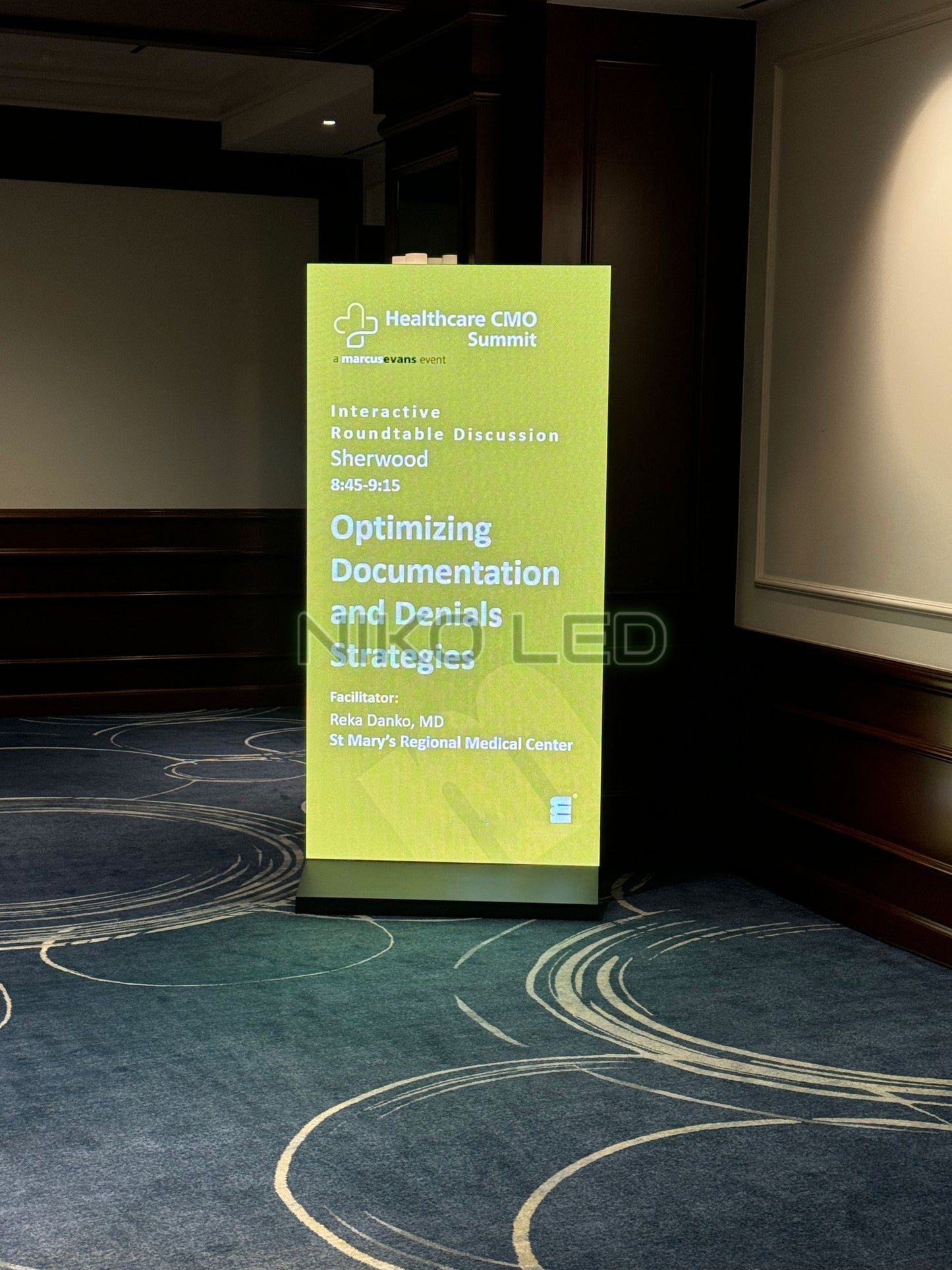 All-in-one Indoor LED Poster PLUS Display