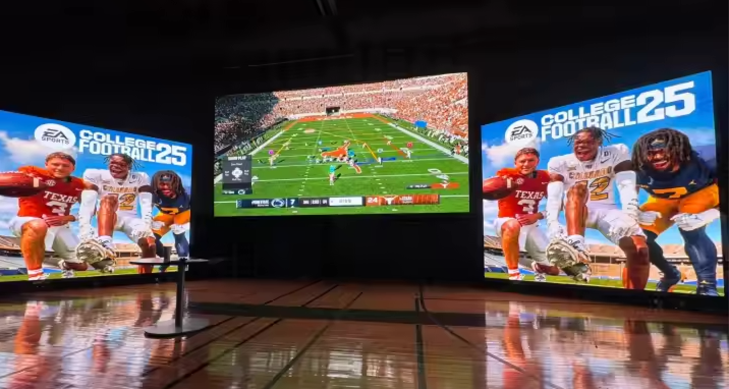 2.9 pich LED Advertising Screen, measurements length 196.85 x 78.74 high. Novastar processor. RENTAL