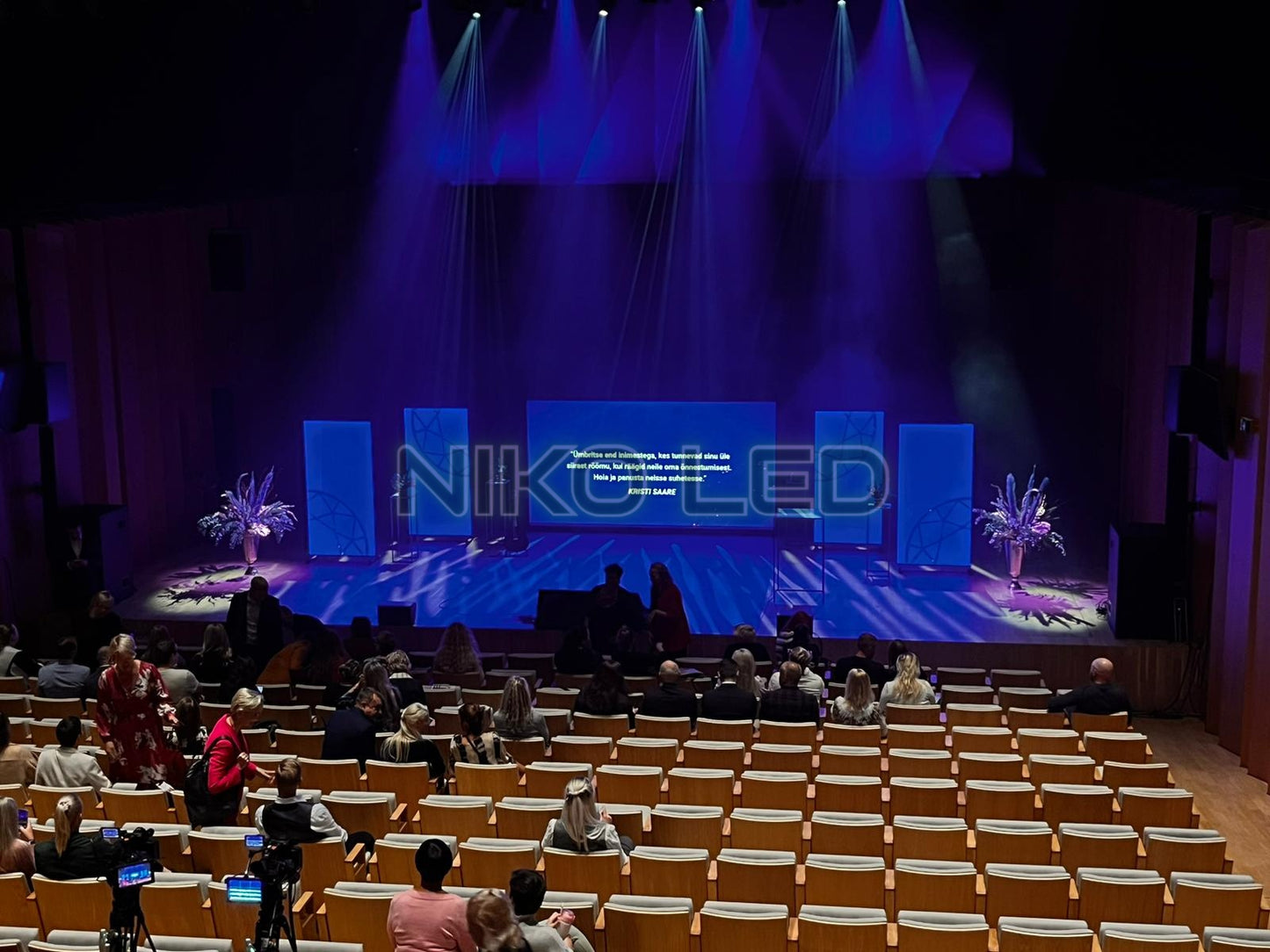 All-in-one Indoor LED Poster PLUS Display